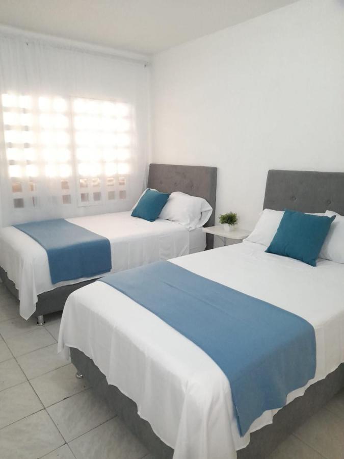 Tita'S Airport Hotel Cartagena Екстер'єр фото