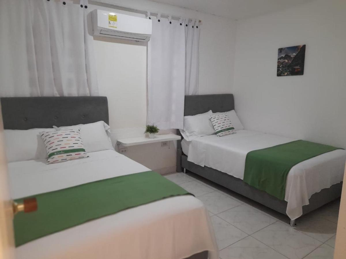 Tita'S Airport Hotel Cartagena Екстер'єр фото