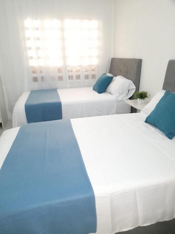 Tita'S Airport Hotel Cartagena Екстер'єр фото