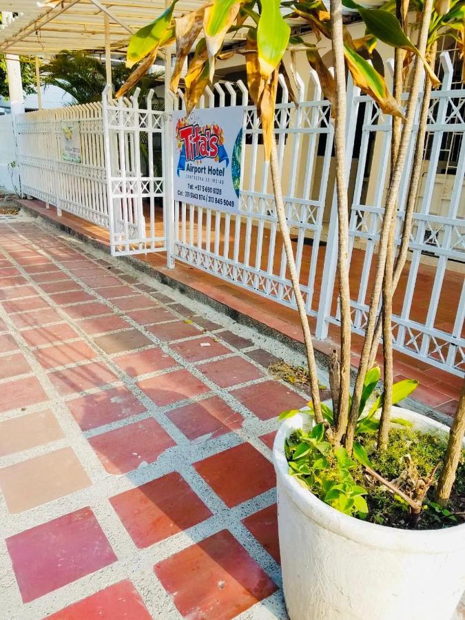 Tita'S Airport Hotel Cartagena Екстер'єр фото
