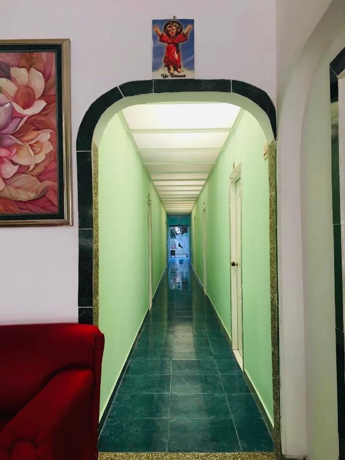 Tita'S Airport Hotel Cartagena Екстер'єр фото