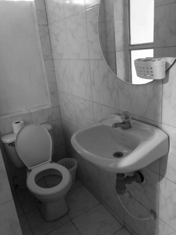 Tita'S Airport Hotel Cartagena Екстер'єр фото