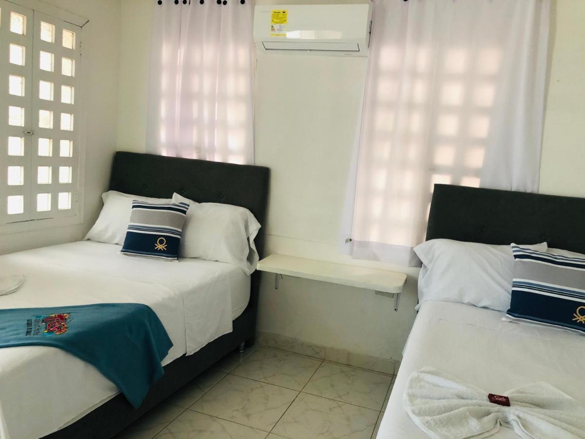 Tita'S Airport Hotel Cartagena Екстер'єр фото