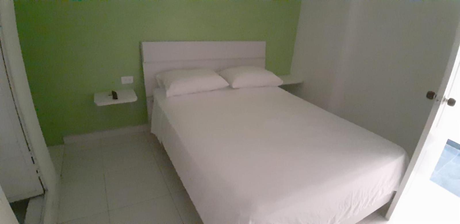 Tita'S Airport Hotel Cartagena Екстер'єр фото